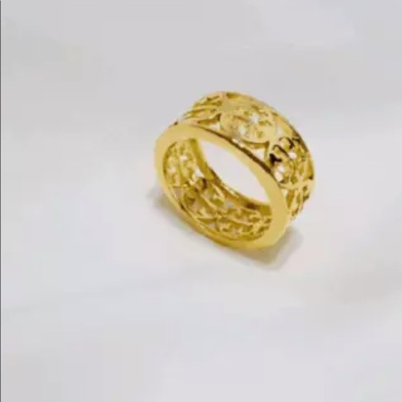 TORY BURCH GOLD PLATE KINSLEY RING SIZE 7. TB LOGO CUT OUTS ALL AROUND, DUST BAG - Picture 8 of 9